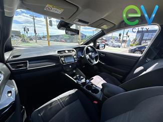 2018 Nissan LEAF - Thumbnail