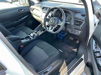 2018 Nissan LEAF - Thumbnail