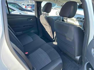 2018 Nissan LEAF - Thumbnail