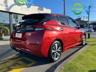 2019 Nissan LEAF - Thumbnail