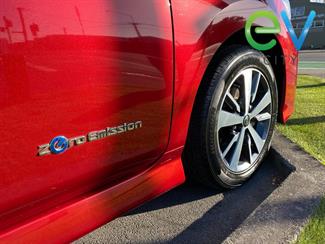 2019 Nissan LEAF - Thumbnail