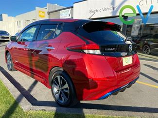 2019 Nissan LEAF - Thumbnail