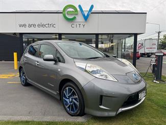 2014 Nissan LEAF - Thumbnail