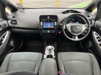 2014 Nissan LEAF - Thumbnail