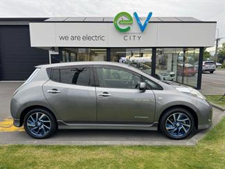 2014 Nissan LEAF - Thumbnail