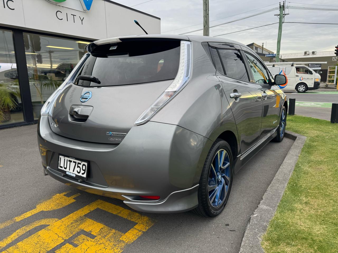 2014 Nissan LEAF