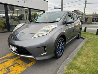 2014 Nissan LEAF - Thumbnail