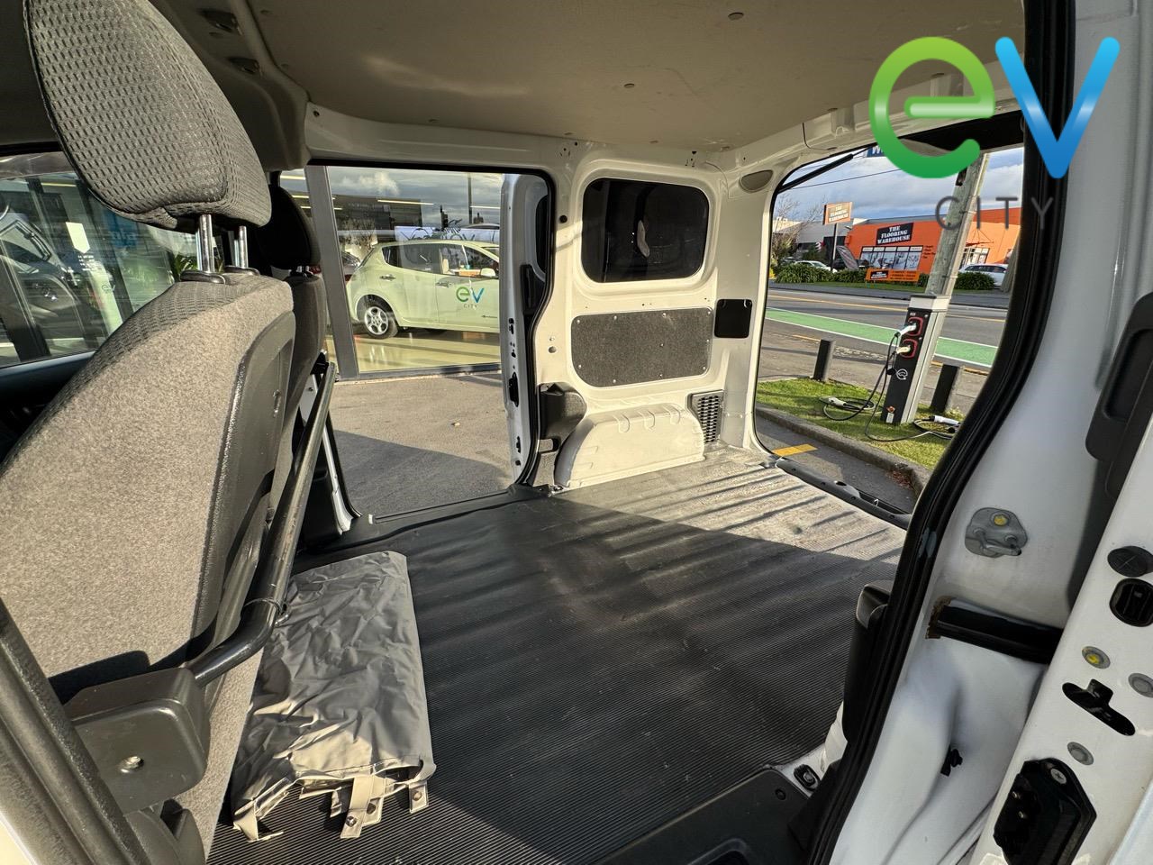2015 Nissan e-NV200