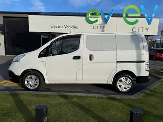 2015 Nissan e-NV200 - Thumbnail