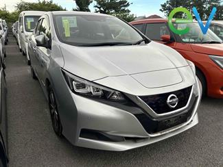 2020 Nissan LEAF - Thumbnail