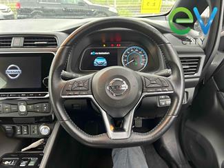 2020 Nissan LEAF - Thumbnail