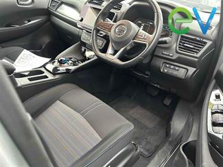 2020 Nissan LEAF - Thumbnail
