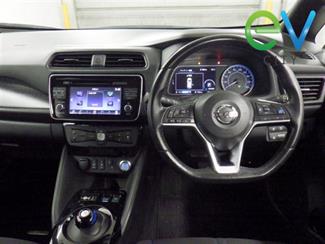 2018 Nissan LEAF - Thumbnail