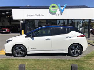 2018 Nissan LEAF - Thumbnail