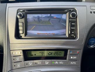 2014 Toyota PRIUS - Thumbnail