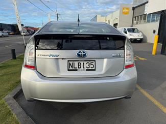 2014 Toyota PRIUS - Thumbnail
