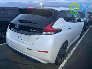2018 Nissan LEAF - Thumbnail