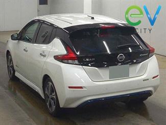 2018 Nissan LEAF - Thumbnail