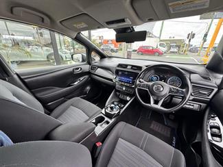 2020 Nissan LEAF - Thumbnail
