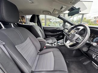 2020 Nissan LEAF - Thumbnail