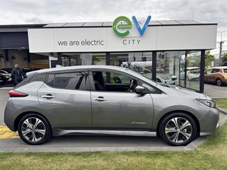 2020 Nissan LEAF - Thumbnail