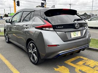 2020 Nissan LEAF - Thumbnail