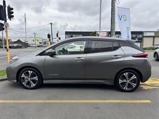 2020 Nissan LEAF - Thumbnail