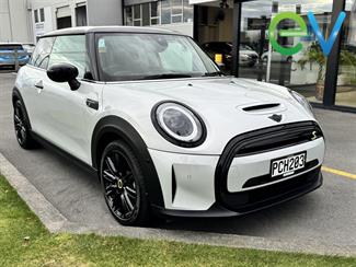 2022 Mini Hatch - Thumbnail