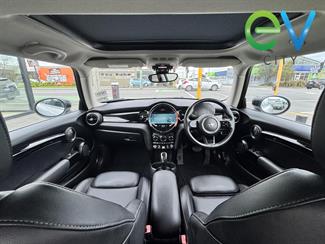 2022 Mini Hatch - Thumbnail