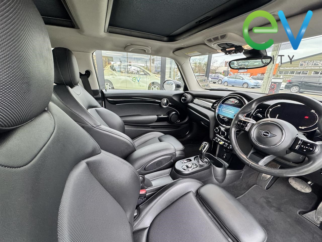 2022 Mini Hatch