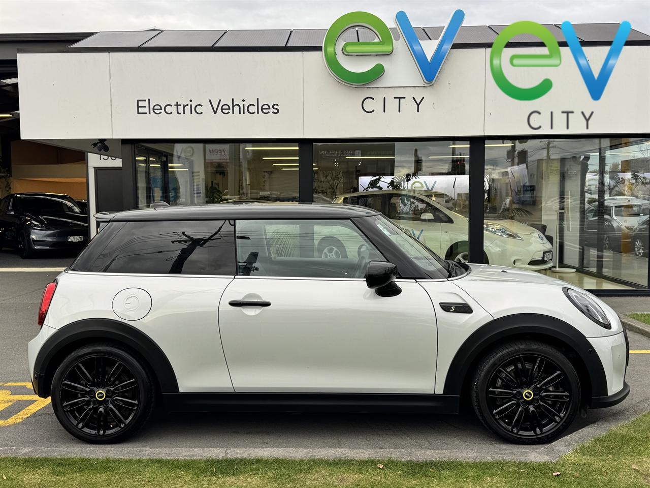 2022 Mini Hatch