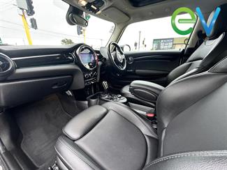 2022 Mini Hatch - Thumbnail