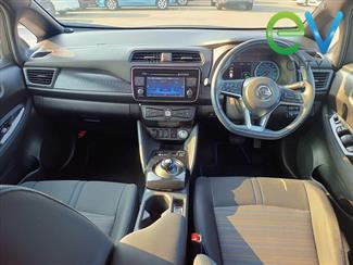 2018 Nissan LEAF - Thumbnail