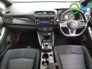 2018 Nissan LEAF - Thumbnail