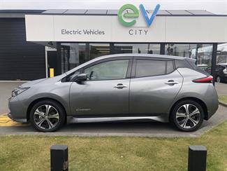 2018 Nissan LEAF - Thumbnail