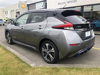 2018 Nissan LEAF - Thumbnail