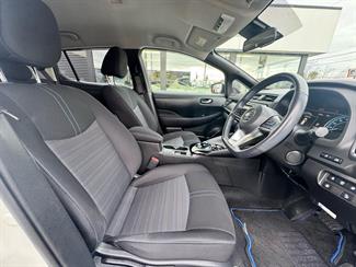 2019 Nissan LEAF - Thumbnail