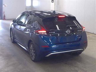2020 Nissan LEAF - Thumbnail
