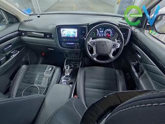2017 Mitsubishi OUTLANDER - Thumbnail