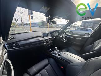 2017 BMW X5 - Thumbnail