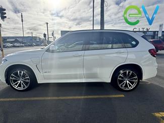 2017 BMW X5 - Thumbnail