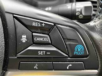 2020 Nissan LEAF - Thumbnail