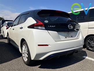 2018 Nissan LEAF - Thumbnail