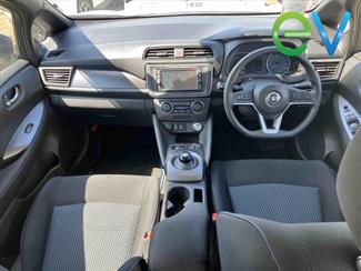 2018 Nissan LEAF - Thumbnail