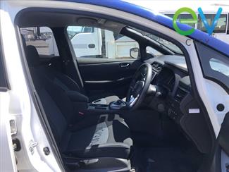 2018 Nissan LEAF - Thumbnail