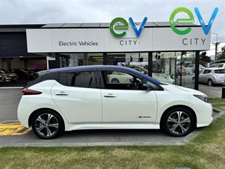 2018 Nissan LEAF - Thumbnail