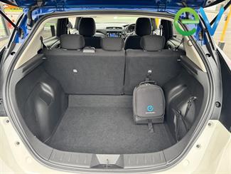 2018 Nissan LEAF - Thumbnail