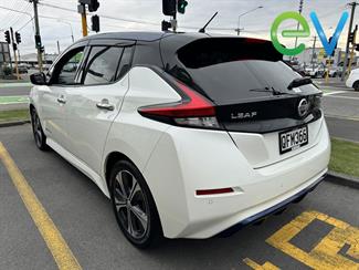2018 Nissan LEAF - Thumbnail