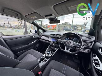 2018 Nissan LEAF - Thumbnail