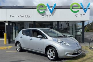 2012 Nissan LEAF - Thumbnail